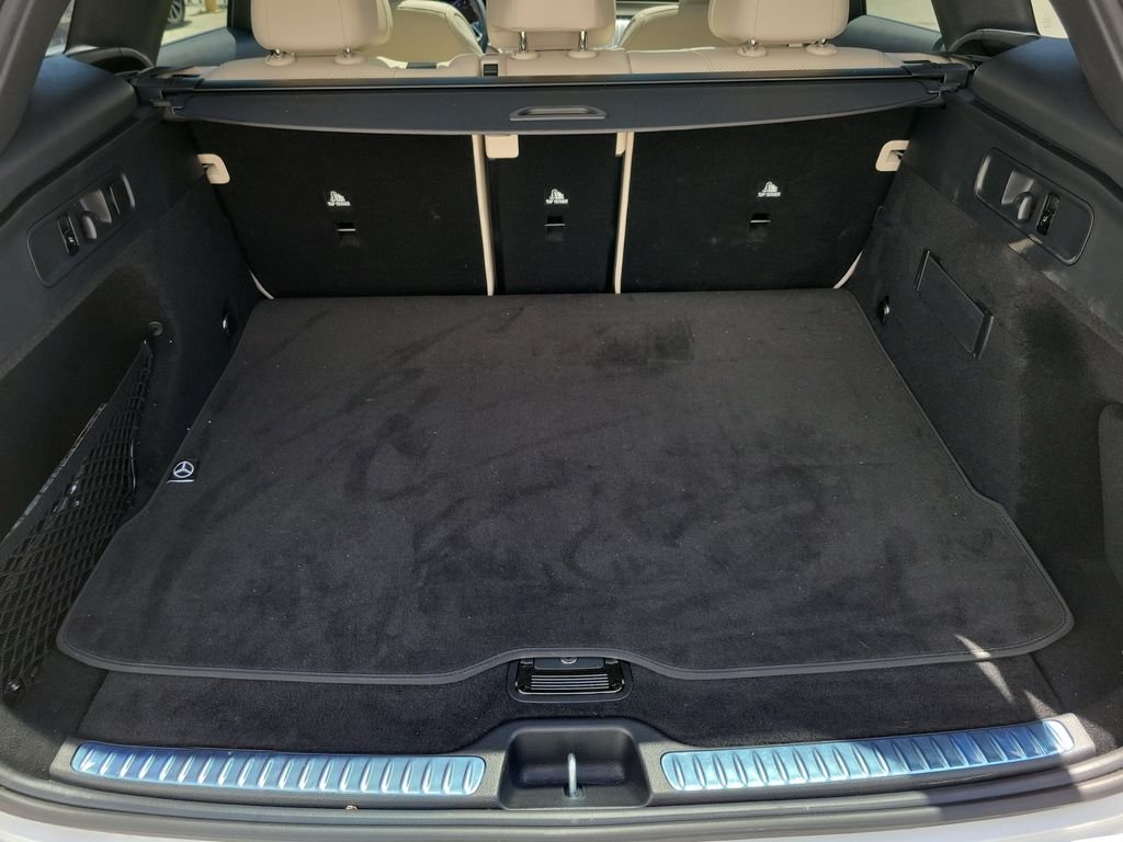Certified Used 2026 White Mercedes-Benz GLC 300 image 9