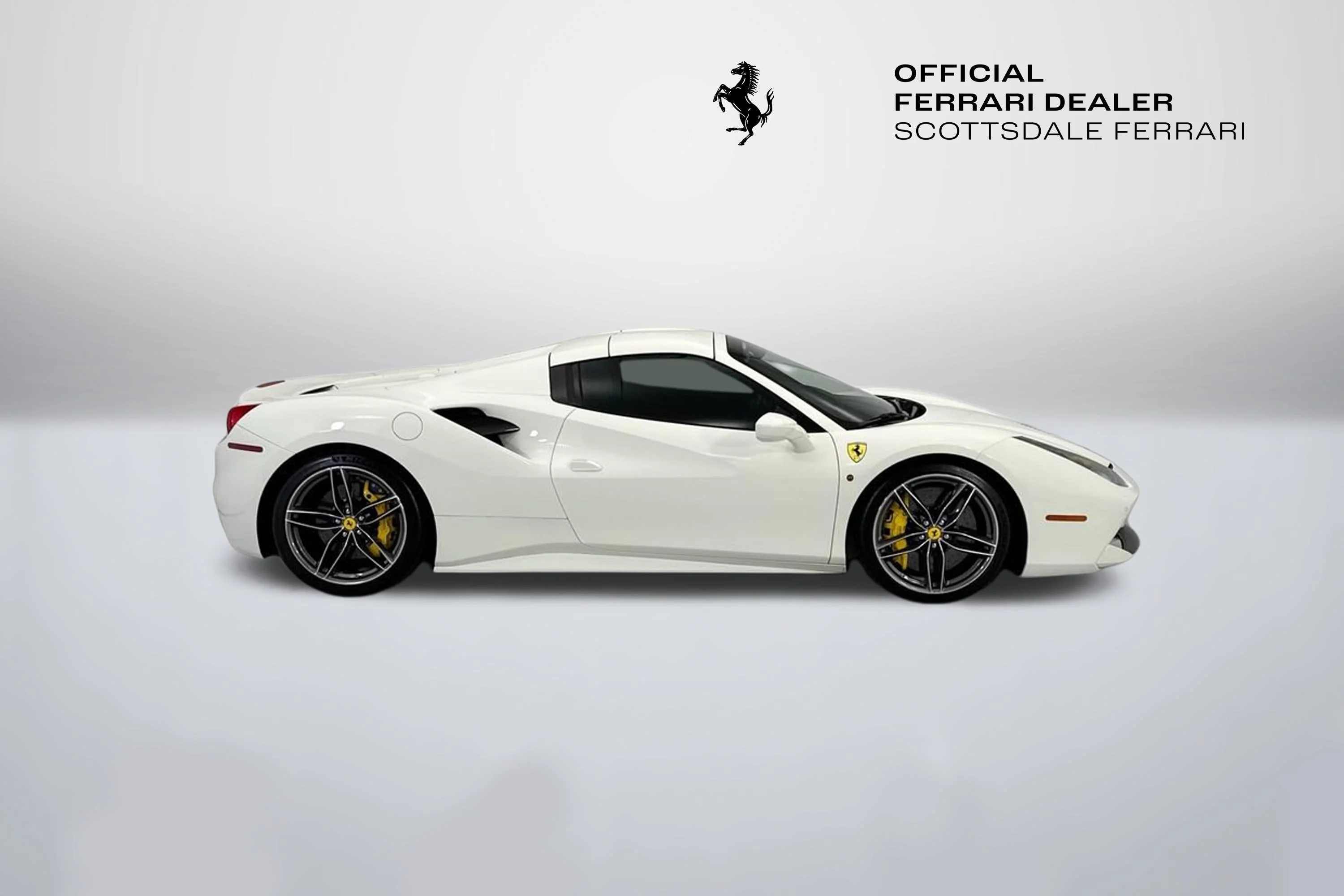 Used 2018 Bianco Avus Ferrari  image 12