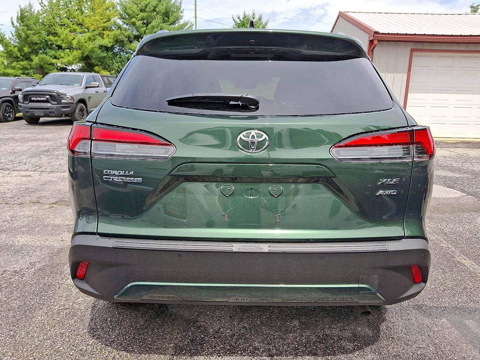 Used 2025 Green Toyota XLE image 5