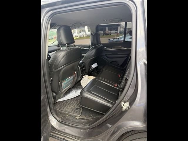 Used 2024 Gray Jeep Limited image 9