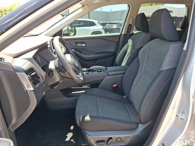 Used 2021 Silver Nissan SV image 15