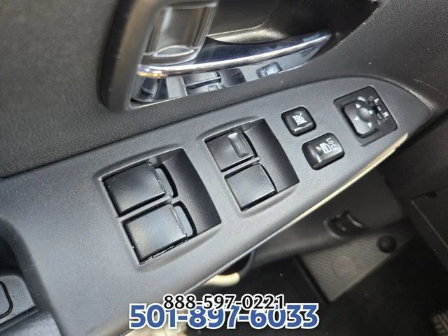 Used 2024 Silver Mitsubishi  image 33