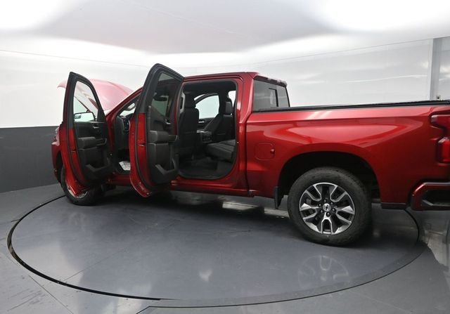Used 2021 Red Chevrolet RST image 34