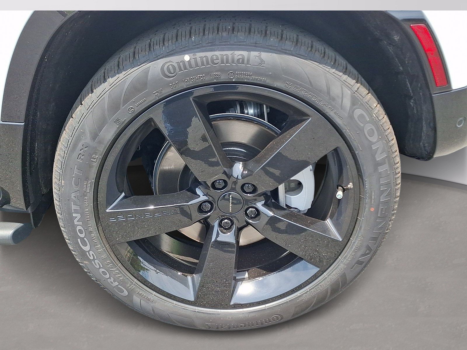 New 2026 Fuji White LAND ROVER X-Dynamic SE image 5
