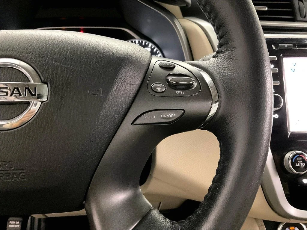 Used 2022 Gray Nissan SL image 24