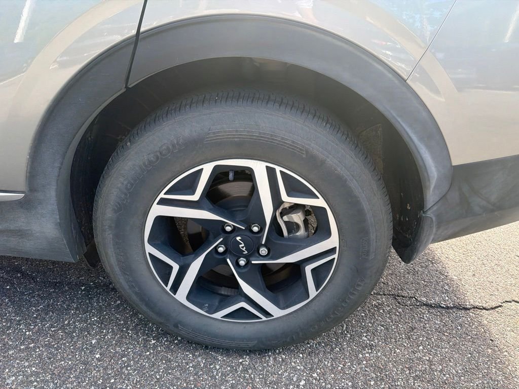 Certified Used 2025 Steel Gray Kia LX image 29