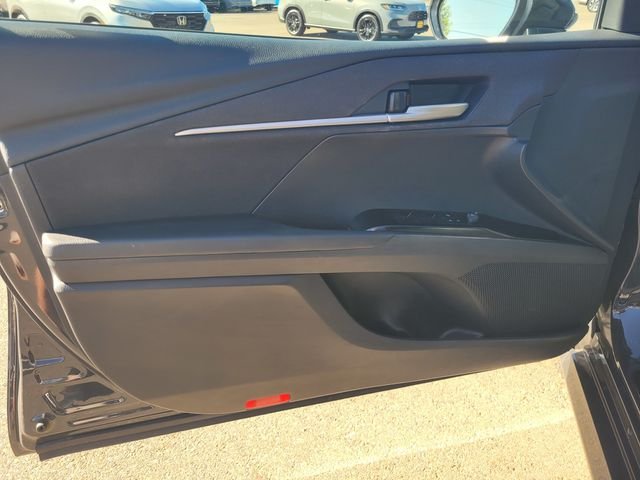 Used 2025  Toyota LE image 18