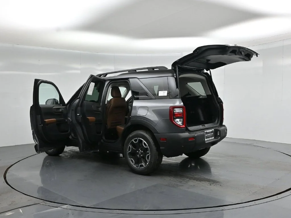 New 2026 Carbonized Gray Metallic Ford Outer Banks image 32