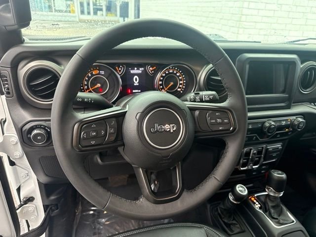 Used 2023 White Jeep Sport S image 11