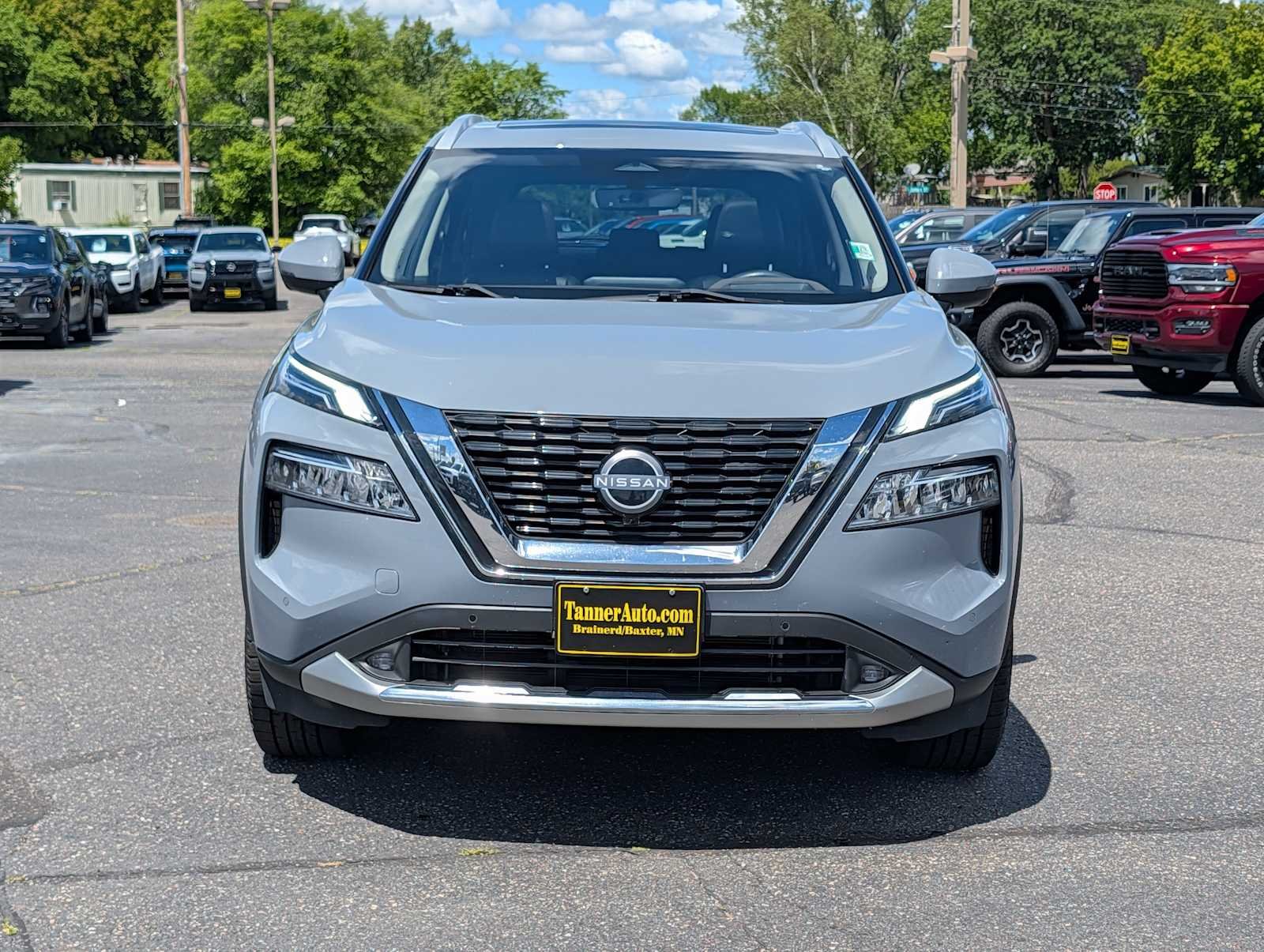 Used 2022 Nissan Rogue Platinum with VIN JN8BT3DD0NW274077 for sale in Brainerd, Minnesota