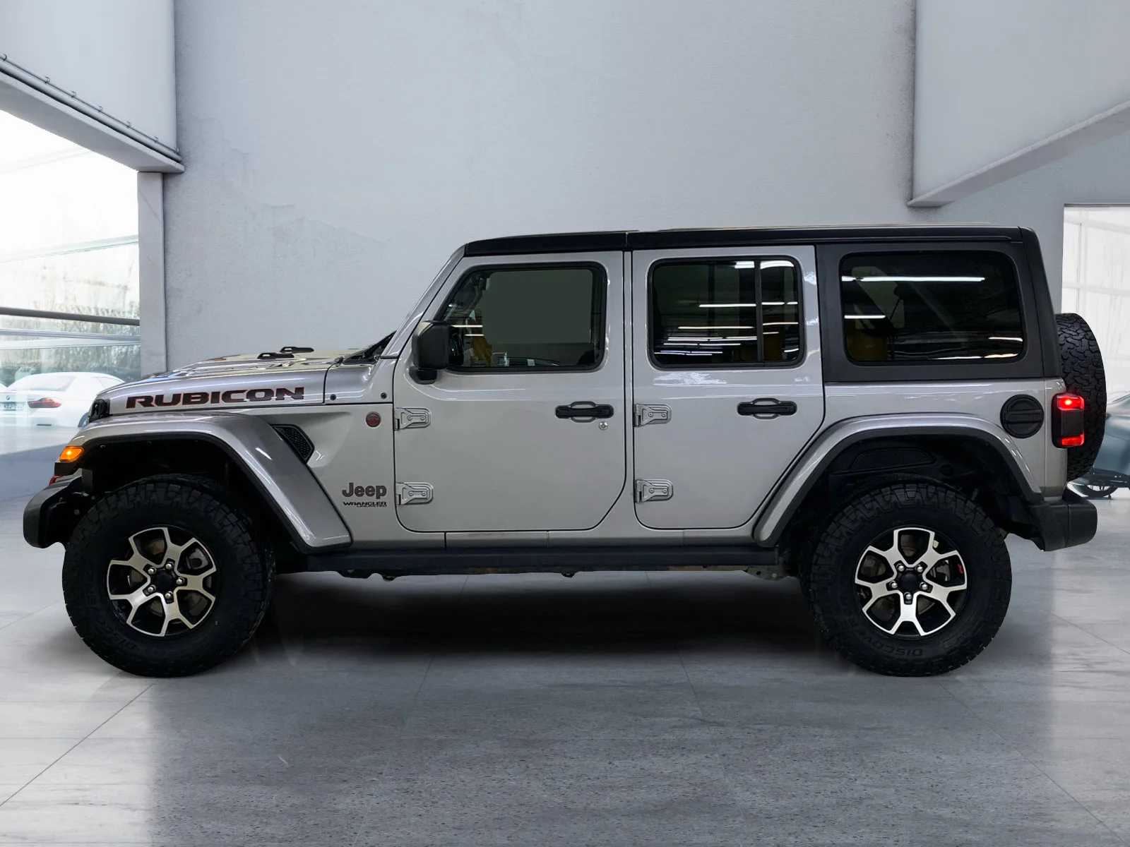 Used 2021 Billet Silver Metallic Clear Coat Jeep Unlimited Rubicon image 2