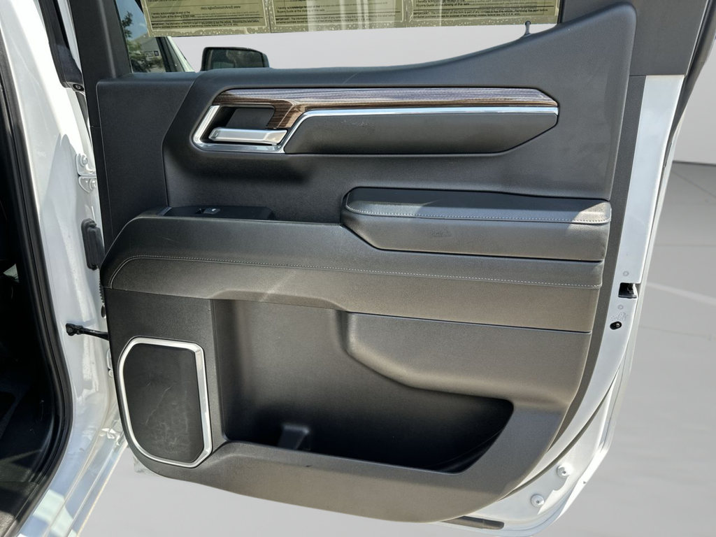 Used 2024 White Chevrolet LT image 42