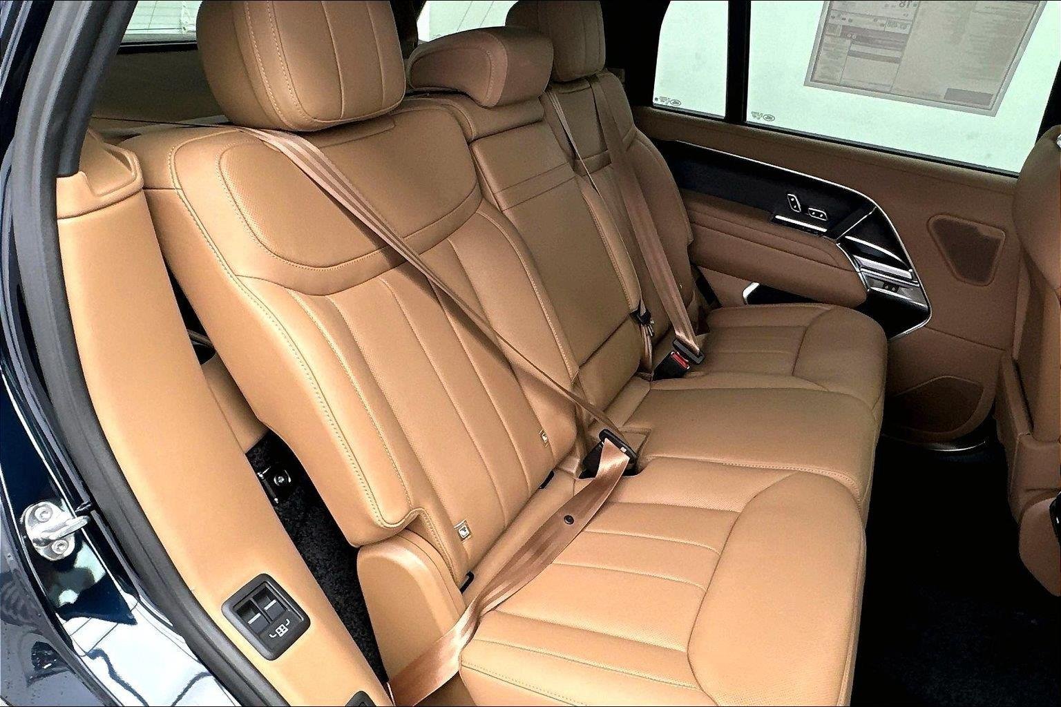 New 2026  Land Rover SE image 30