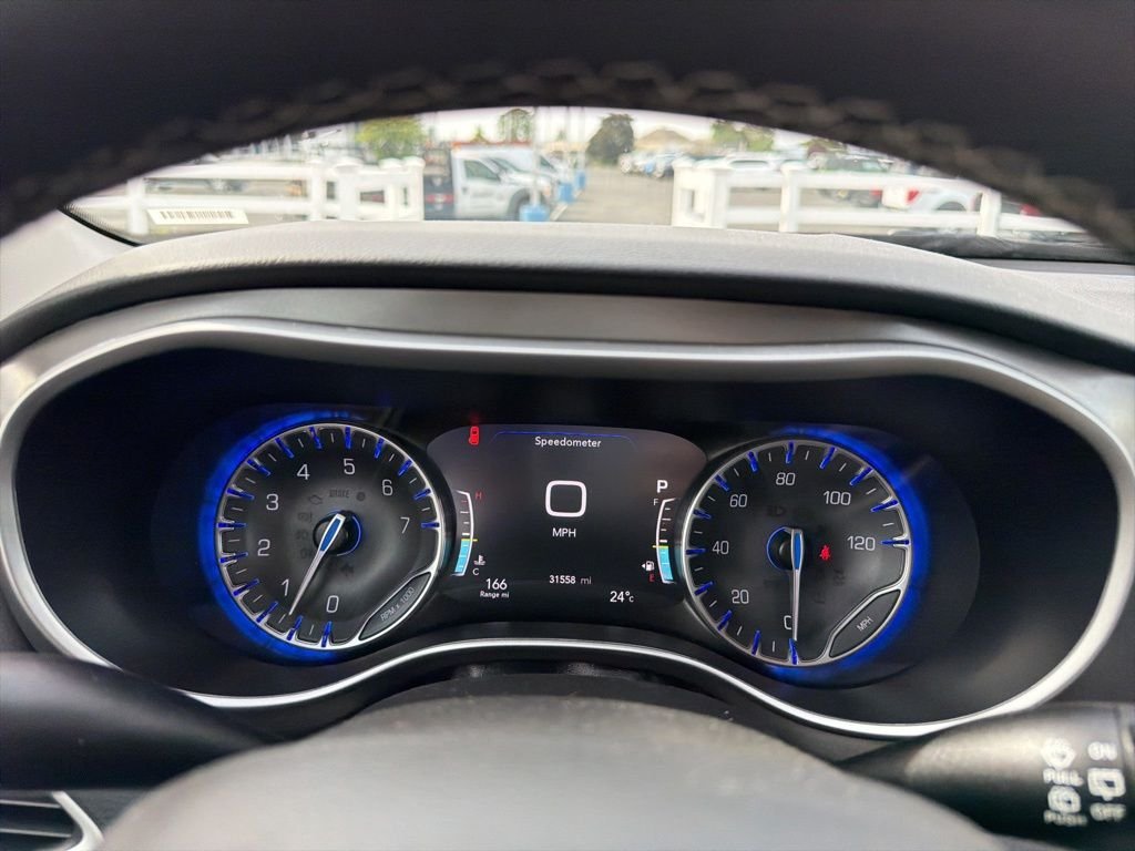 Used 2024 Silver Chrysler Touring L image 27