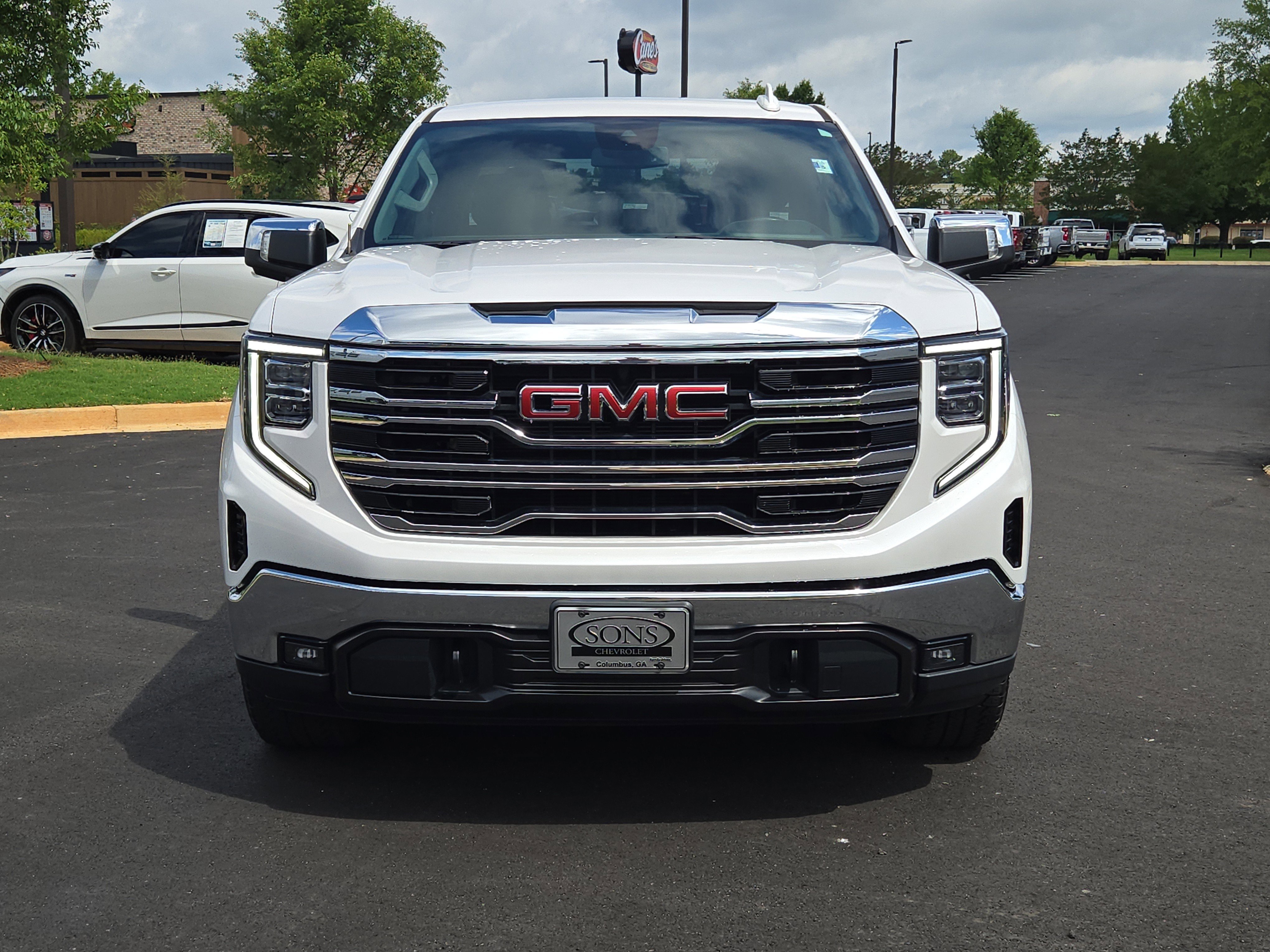 Used 2023 White Frost Tricoat GMC SLT image 4