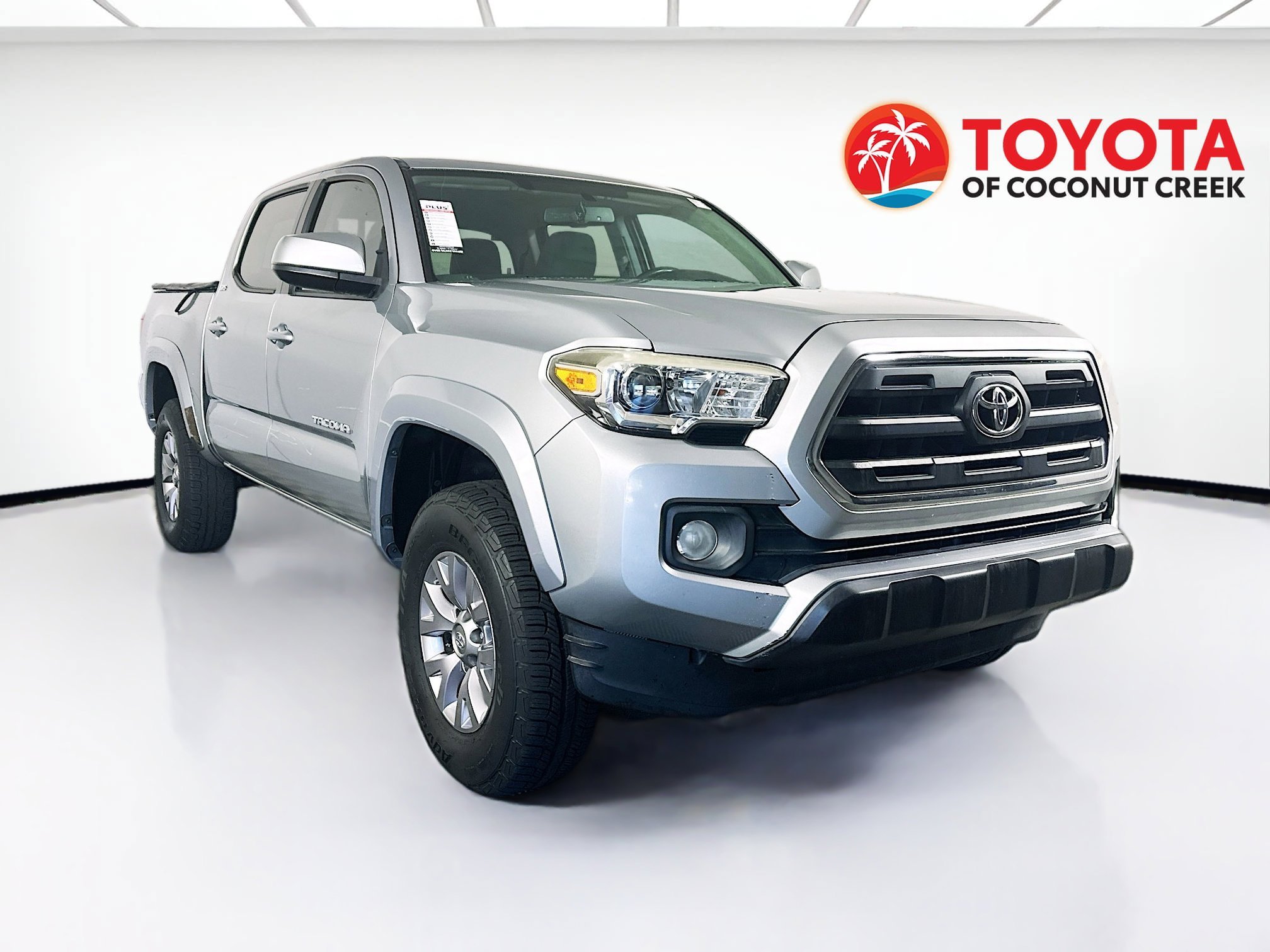 2017 Toyota Tacoma thumbnail 3