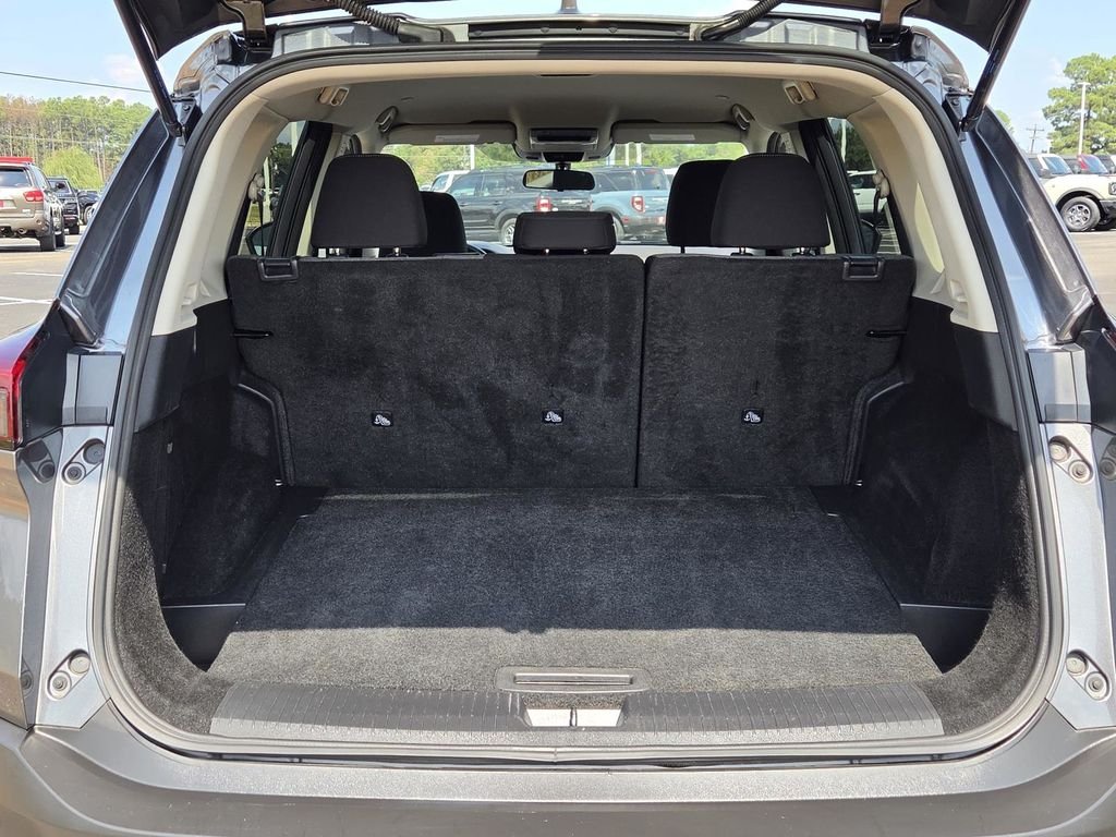 Used 2023 Gun Metallic Nissan SV image 40