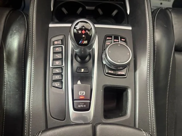 Used 2017 White Metallic BMW Base image 17