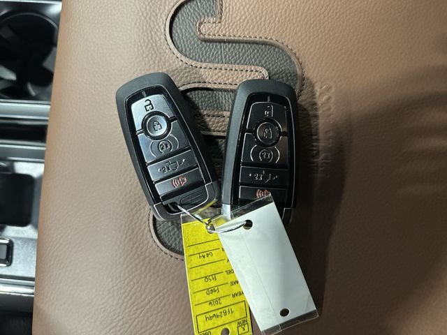 New 2026 Carbonized Gray Metallic Ford King Ranch® image 33