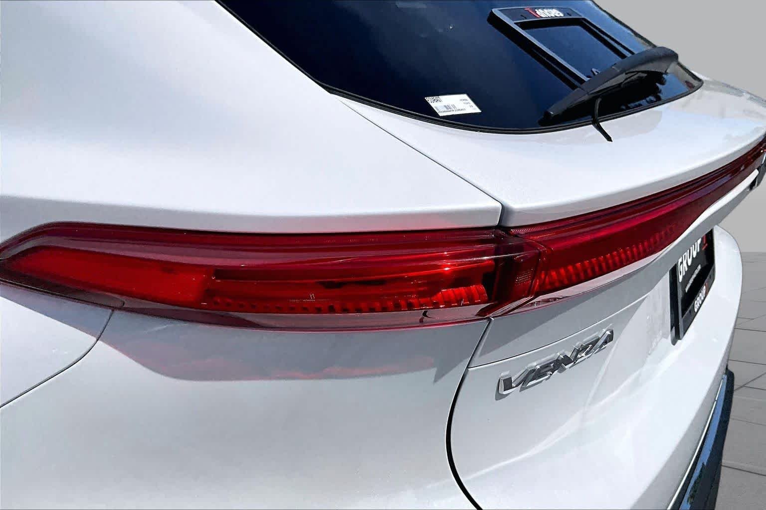 Used 2023 Wind Chill Pearl Toyota XLE image 28
