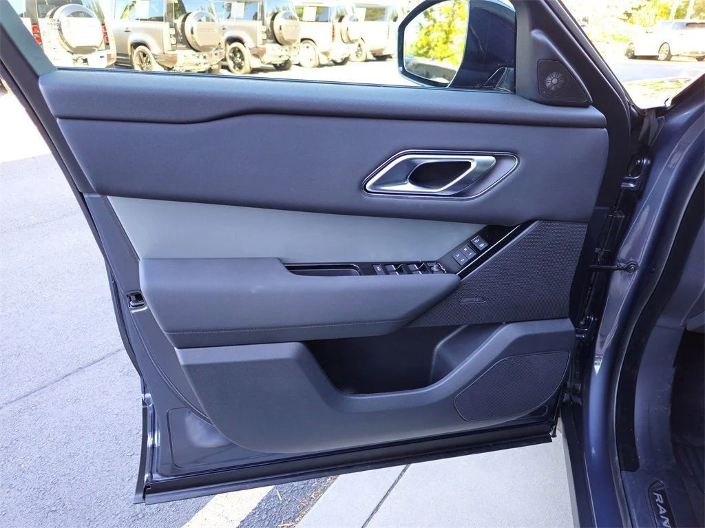 New 2025 Varesine Blue LAND ROVER S image 22