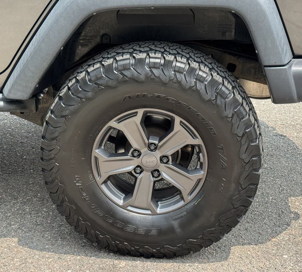 Used 2018 Gray Jeep Unlimited Rubicon image 11
