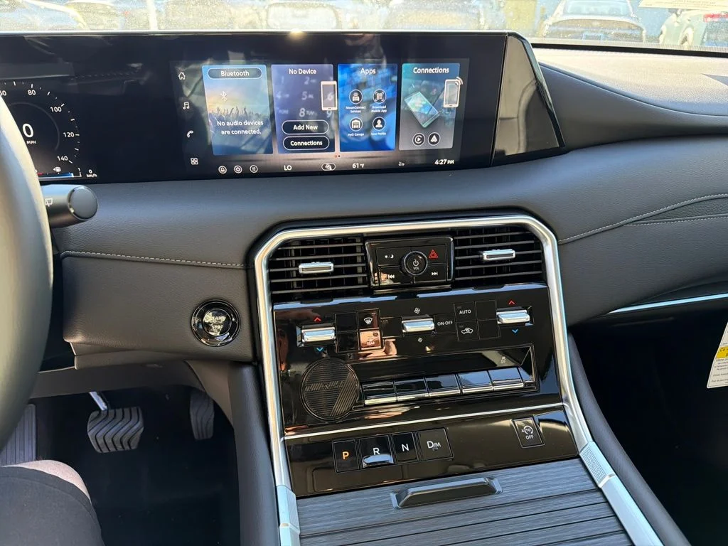 2026 Nissan Armada SV - Photo 23