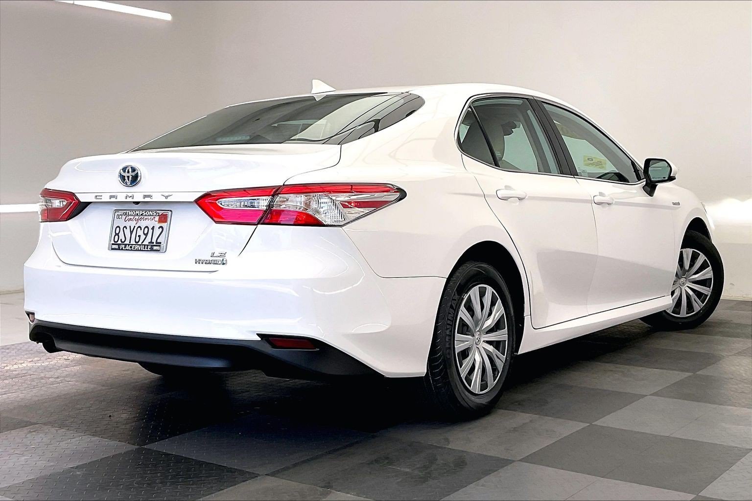 Used 2020 Super White Toyota LE image 13