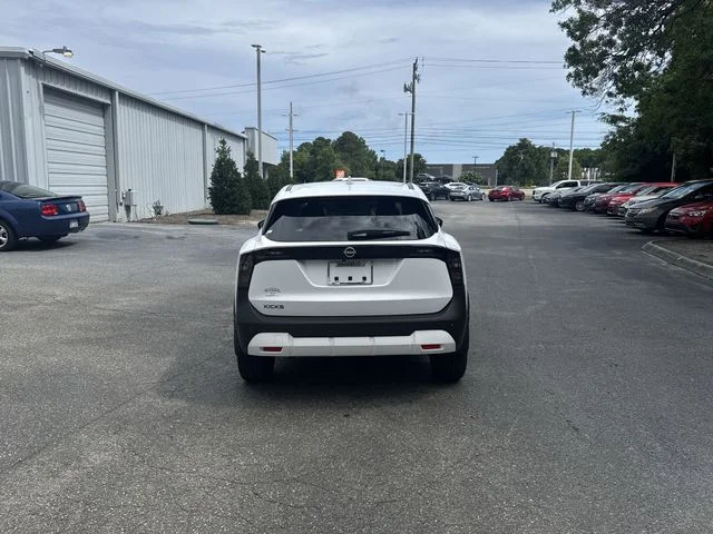 Used 2025 White Nissan SV image 6