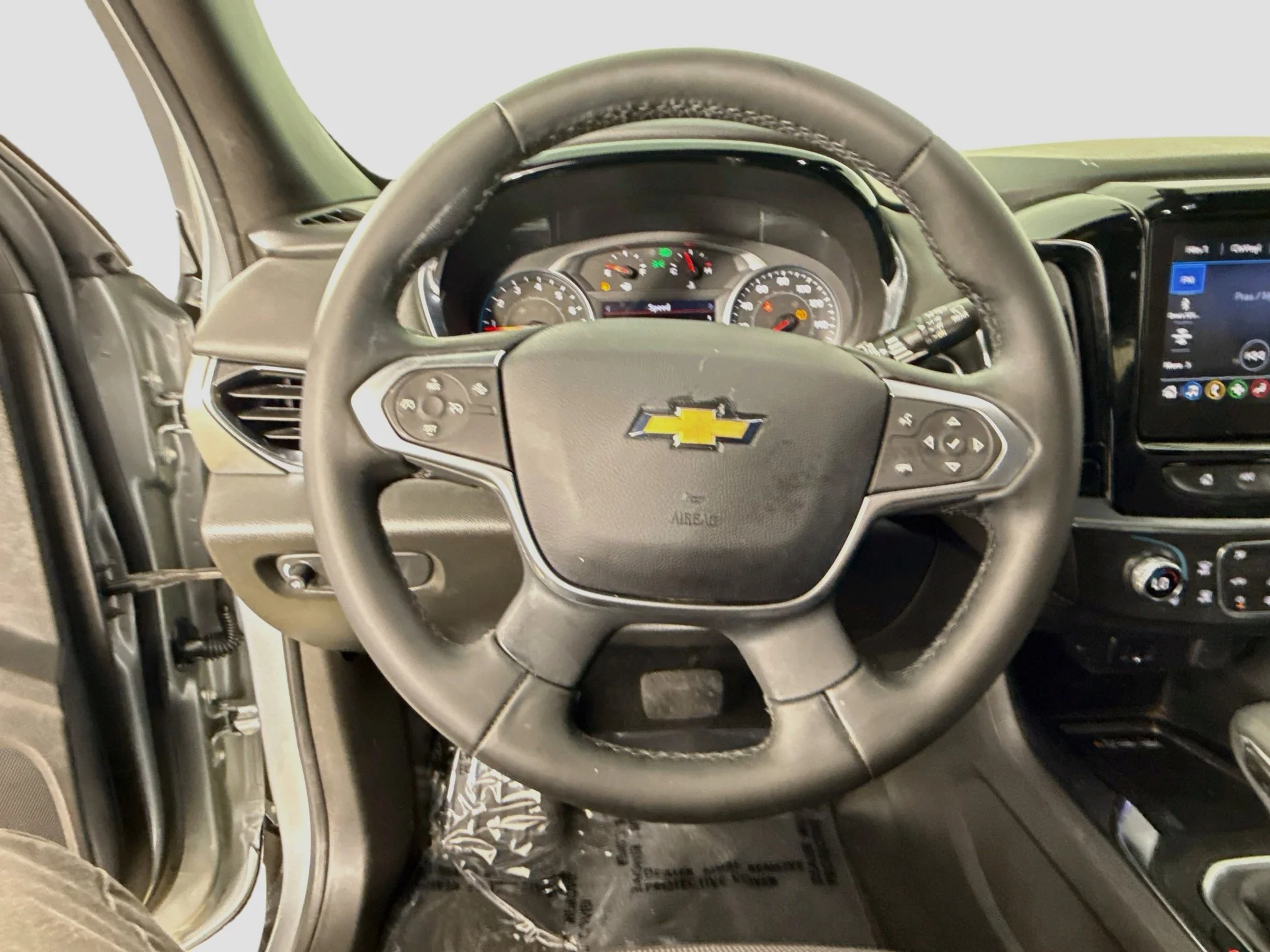 Used 2023 Sterling Gray Metallic Chevrolet LT Cloth image 13