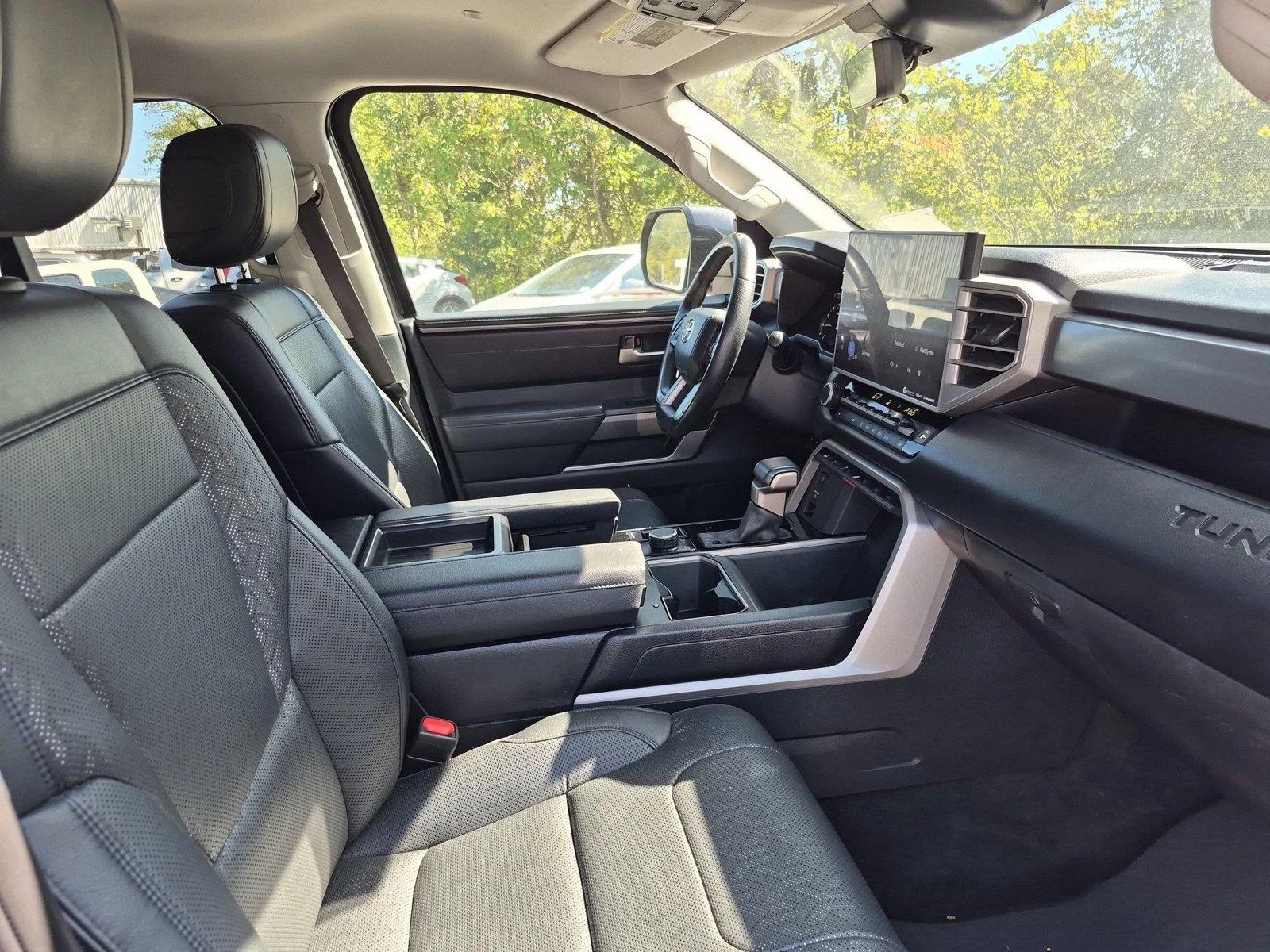Used 2022  Toyota SR5 image 36