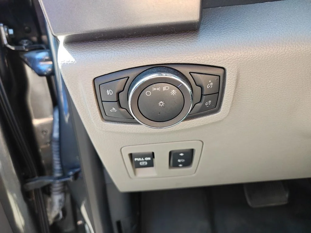 Certified Used 2018 Gray Ford XLT image 13