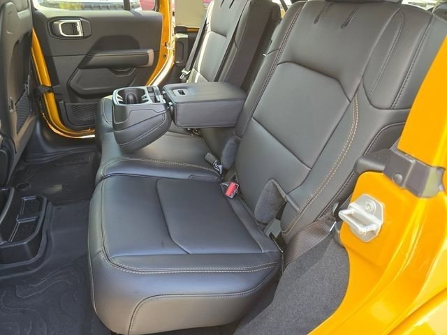 New 2026 Goldilocks Exterior Paint Jeep Sahara image 36