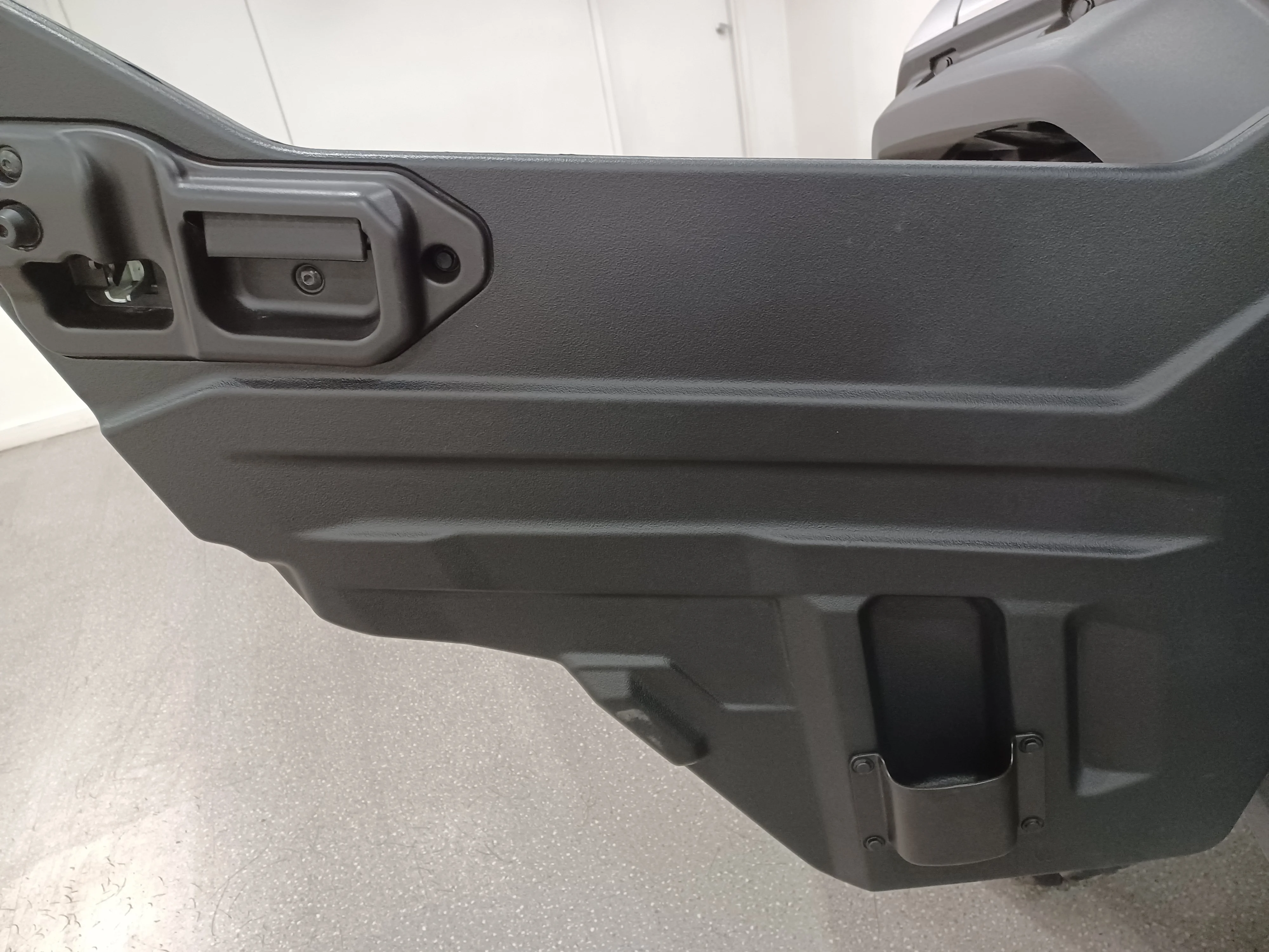 Used 2025 Matte Timberwolf Grey Metallic Honda Trail Special Edition*1000cc Engine | 6spd DCT | i-4x4 | Fox Shocks | SSV Works Audio | WARN Winch image 8