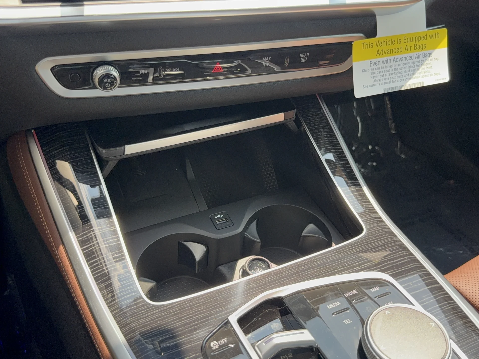 New 2026 Mineral White Metallic BMW xDrive40i image 20