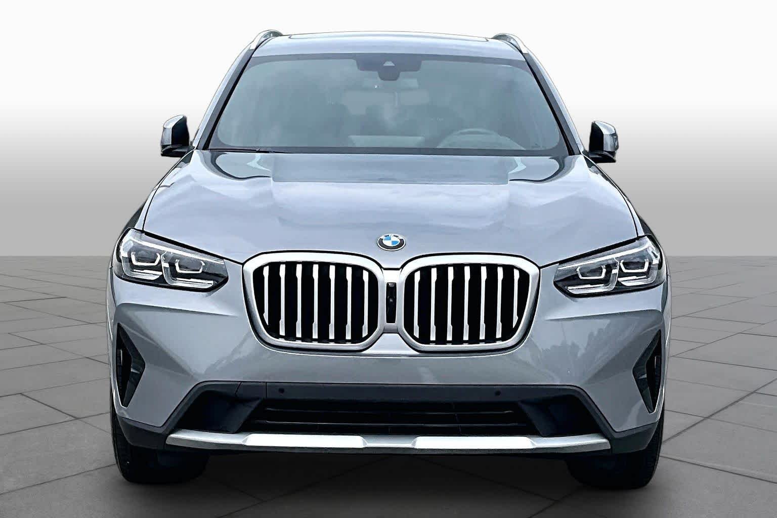 Used 2024 Skyscraper Grey Metallic BMW sDrive30i image 4