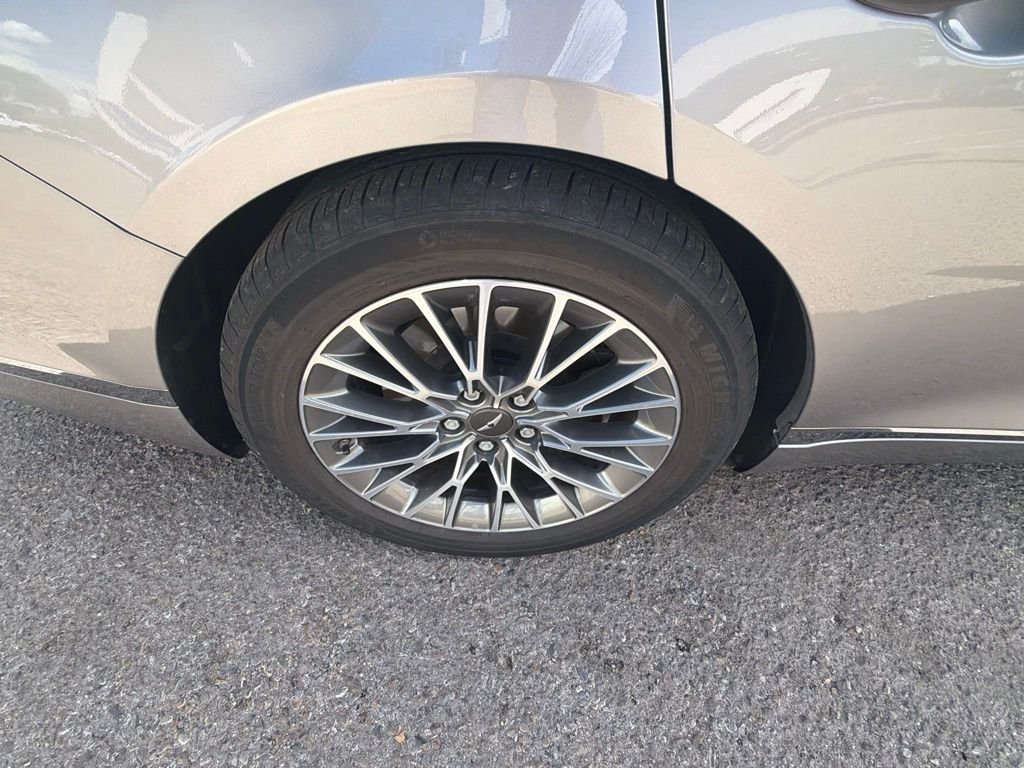 Used 2022 Silver Genesis 2.5T image 5
