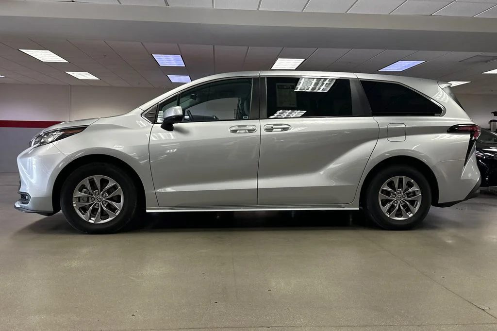 Used 2023 Silver Toyota LE image 7