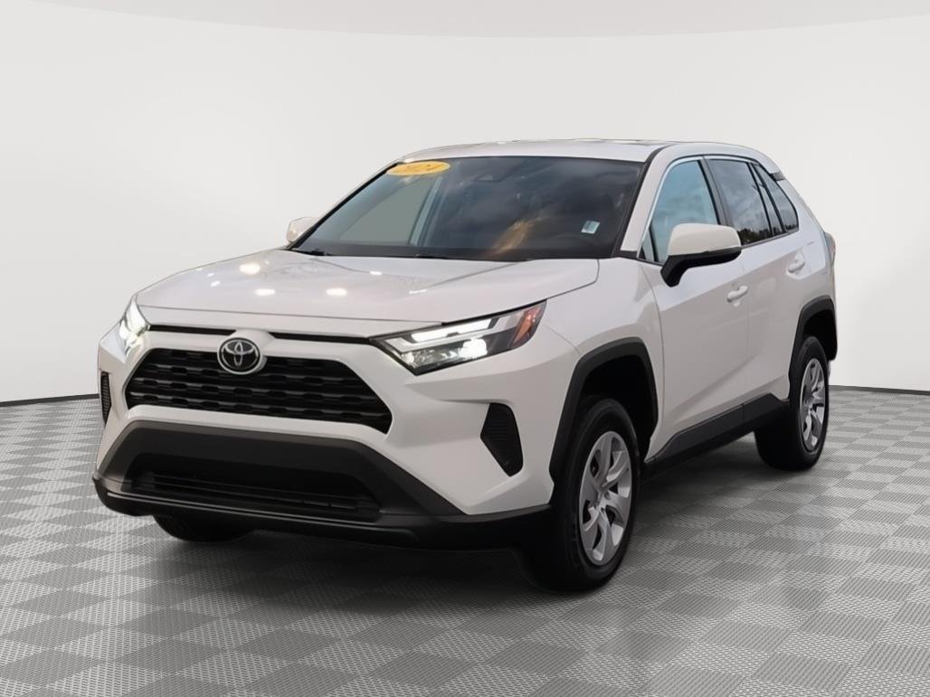 Used 2024 Ice Cap Toyota LE image 15