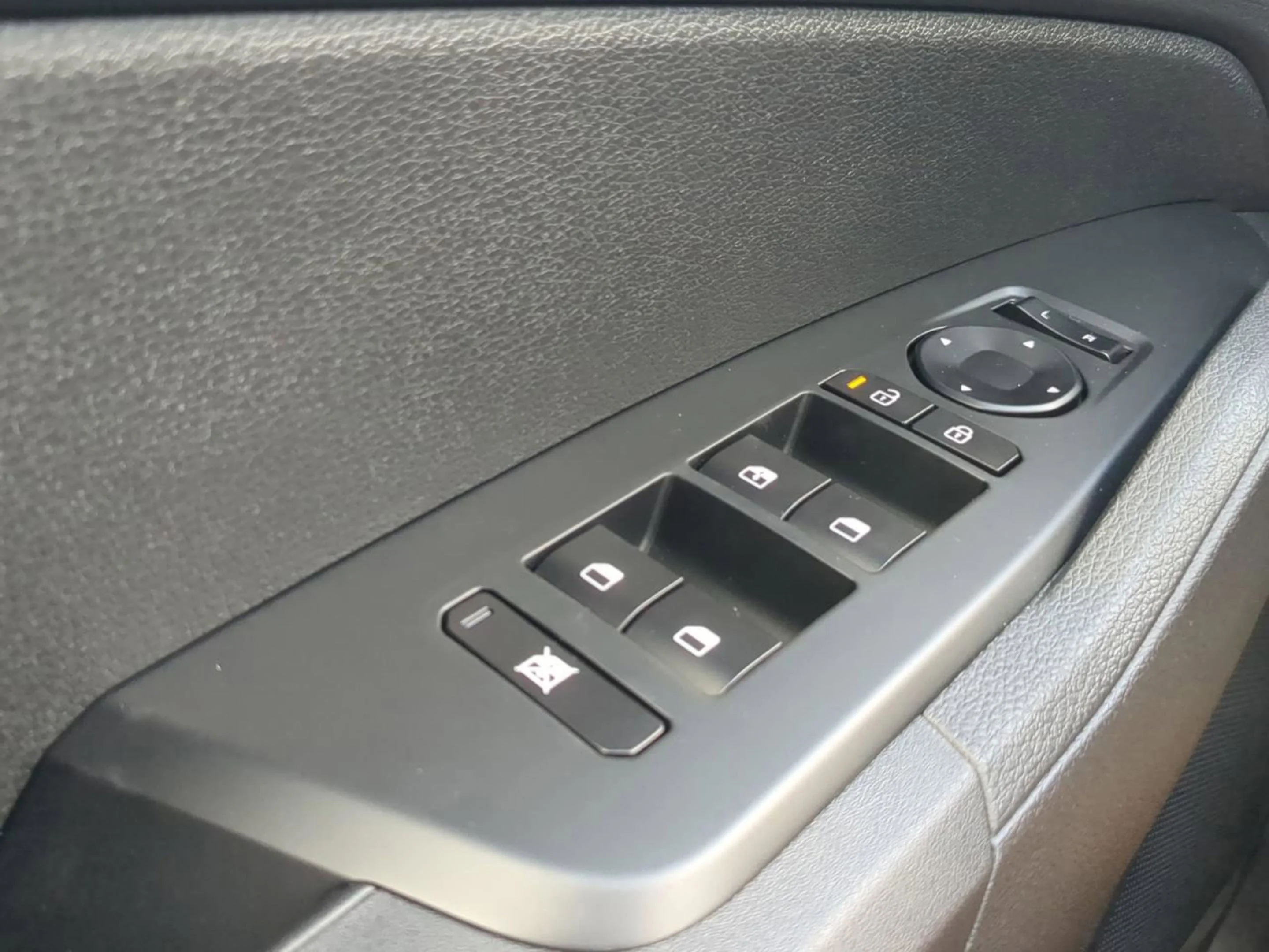 New 2026 Fusion Black Kia LX image 23
