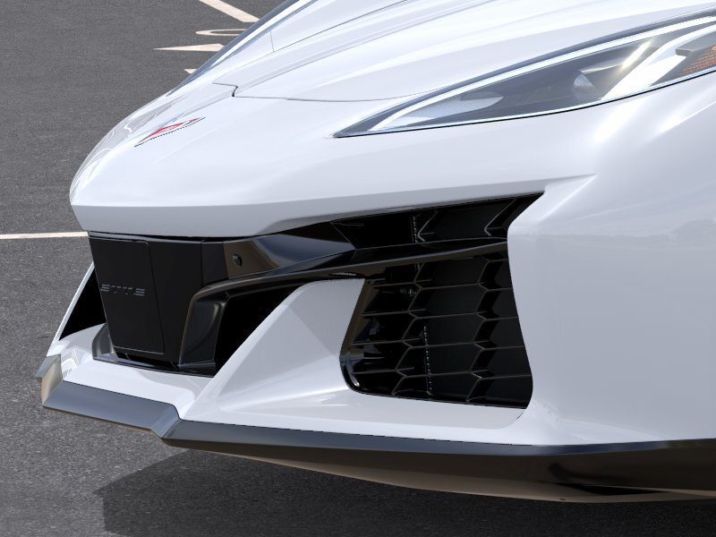 New 2027 Arctic White Chevrolet 2LT image 14