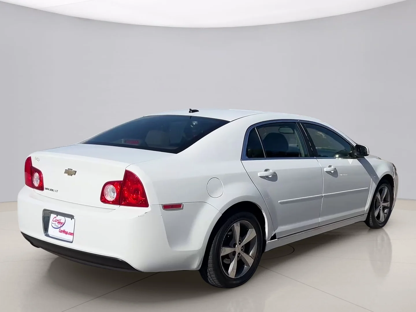 Used 2011 White Chevrolet 1LT image 6