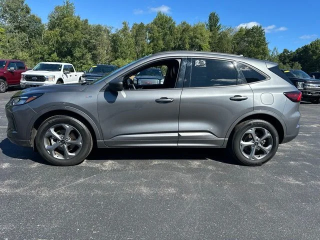 Used 2023 Gray Ford ST-Line image 4