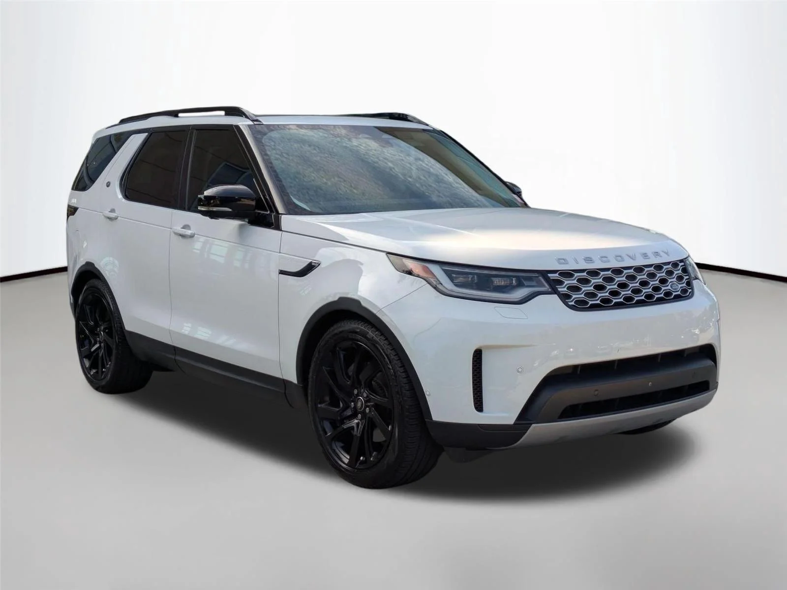 Used 2024 Fuji White Land Rover S image 3