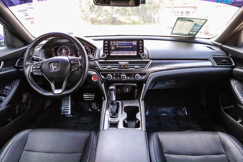 Used 2020 Still Night Pearl Honda Sport image 12