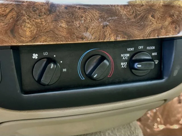 Used 2008 Tan Mercury GS image 14