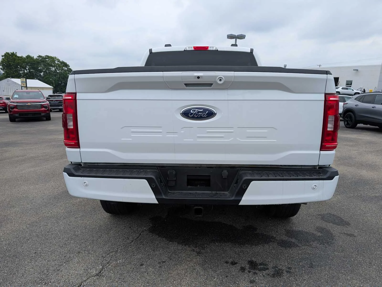 Used 2023 Oxford White Ford XLT image 10