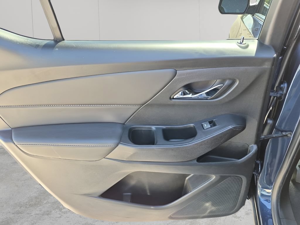 Used 2023 Northsky Blue Metallic Chevrolet LT Cloth image 20