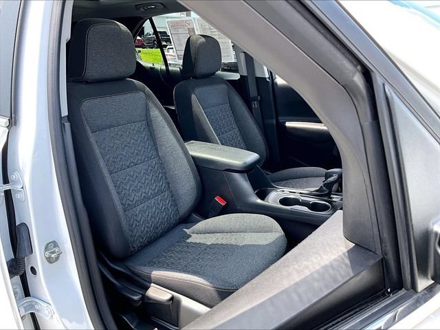 Used 2024 Summit White Chevrolet LT image 11