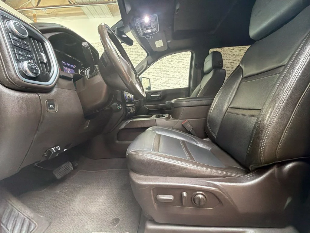 Used 2020 White Frost Tricoat GMC Denali image 39